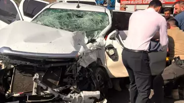 Yüksekova'da Trafik Kazası: 3 Yaralı