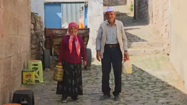 İşitme Engelli Çiftin Peynir Satışı