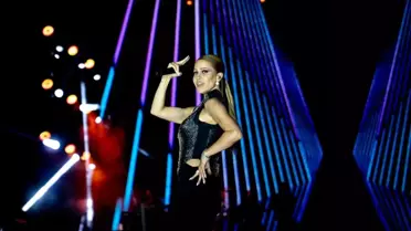 Derya Uluğ, Erzurum'da Unutulmaz Bir Konser Verdi