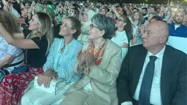 Eski İYİ Parti lideri Meral Akşener, konserde görüntülendi