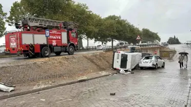 Samsun'da Minibüs Devrildi: Yaralı Yok