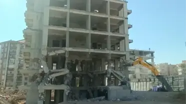 Şanlıurfa'da Yetersiz Beton Yüzünden Bina Yıkıldı