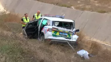 TIR Jandarma Aracına Çarptı