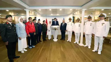 Cumhurbaşkanı Erdoğan, TEKNOFEST kapsamında Savarona yatını ziyaret etti