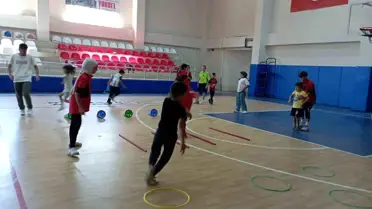 Korkut'ta Kort Tenisi Antrenmanları Devam Ediyor