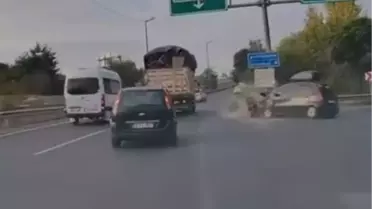 Tuzla'da Kaza: Otomobil Bariyerlere Çarptı