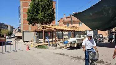 Sındırgı'da Depremzedelere Konteyner Dükkan Kuruluyor