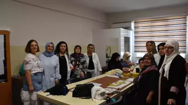 Gaziantep'teki Giyim Kursu Kadınlara Meslek ve Üretim Fırsatı Sunuyor