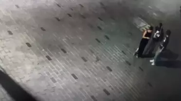 Taksim'de Gasp: 17 Yaşındaki Kadın Telefon Çaldı