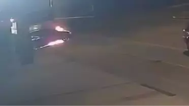 Seyir Halindeki Araba Yanarak Söndürüldü