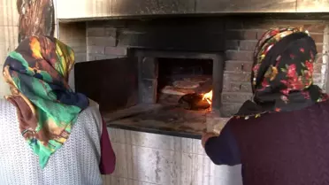 Reşadiye'de İmece Geleneğiyle Ekmek Yapılıyor
