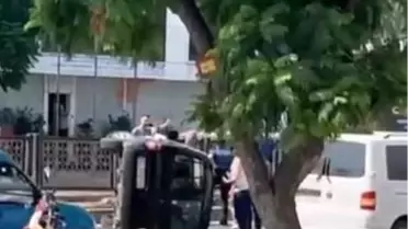 Adana'da Ticari Araç Devrildi: Sürücü Yaralı