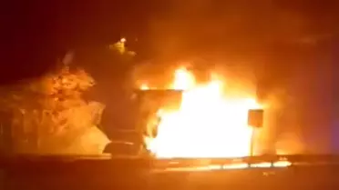 Eskişehir'de Tır Yangını: Araç Küle Döndü