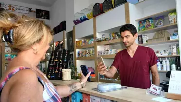 Kuşadası'nda Adalı Kart Ailesine Yeni Üye: Patili Dost Pet Shop