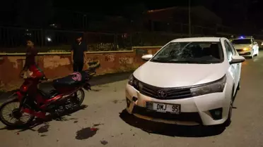 Adana'da Motosiklet ve Otomobil Çarpıştı, 2 Yaralı