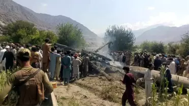 Pakistan'da Helikopter Kazası: 5 Ölü