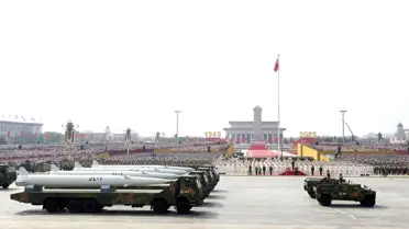 Beijing'de Askeri Geçit Töreni