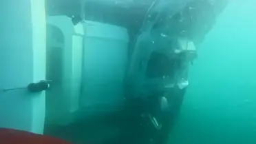 Lüks yat denizde battı