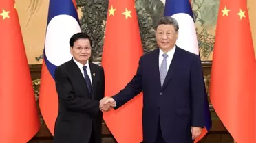 Xi Jinping, Laos Devlet Başkanı ile Bir Araya Geldi