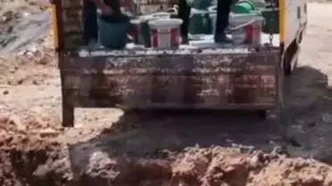 Reyhanlı'da Bozuk 800 Kilo Turşu İmha Edildi