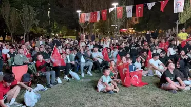 Düzce'de A Milli Takım Maçı Coşkuyla İzleniyor