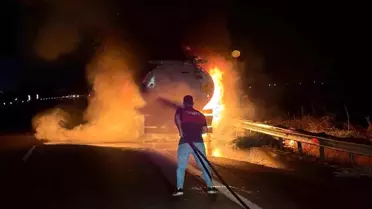 Osmaniye'de Akaryakıt Yüklü Tanker Yangını Kontrol Altına Alındı