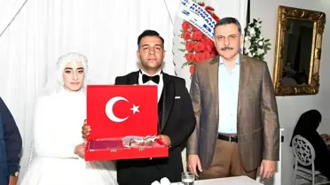 Vali Çiftçi'den Gazi Çifte Düğün Ziyareti