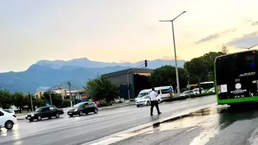 Denizli'de Arızalanan Halk Otobüsü Yakıt Dökerek Sürücülere Zor Anlar Yaşattı