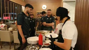 Bursaspor, Mersin'de Galibiyeti Tantuniyle Kutladı
