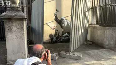 Banksy'nin Eseri Kapatıldı