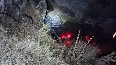 Pozantı'da Kamyonet Dereye Düştü