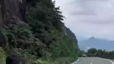 Hopa'da Heyelan, Yol Kapandı