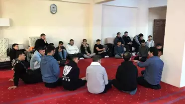 Gediz'de Üniversite Gençlik Merkezi'nde Şanlıurfalı Gençlere Misafirperverlik