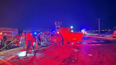 Ayvalık'ta Kaza: 1 Ölü, 2 Yaralı