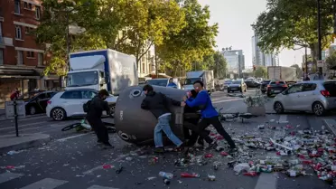 Paris'te Hükümet Karşıtı Protestolar