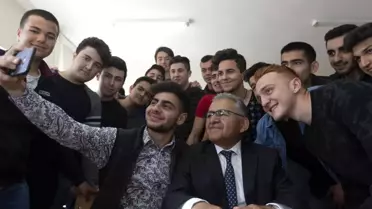 Büyükkılıç'tan, 10 bin öğrenciye 42 milyon TL'lik kırtasiye ve beslenme desteği