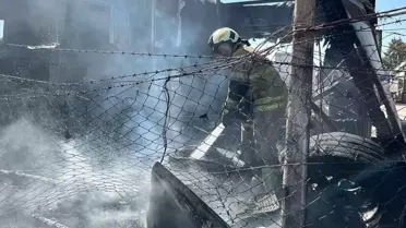 İzmir'de TIR Garajında Yangın