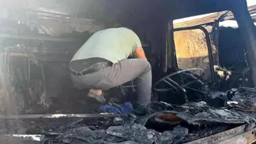 Bornova'da Tır Garajında Yangın