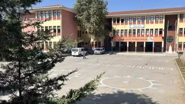 Gebze'de 5 Öğrenci Gıda Zehirlenmesi Şüphesiyle Hastaneye Kaldırıldı