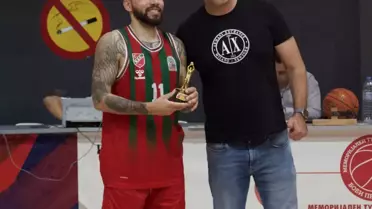 Karşıyaka Kupayı Kazandı