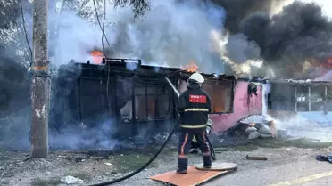 Sakarya'da Kavga: 4 Ev Ateşe Verildi, 2 Çocuk Yaralandı