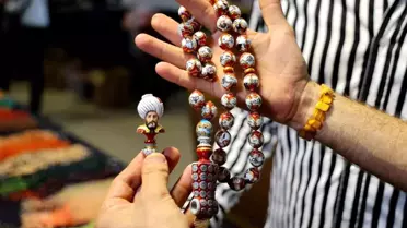 Padişah portreli tespihler görücüye çıktı