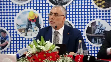 Bakan Işıkhan: 'Birileri parti binalarında koltuk kavgası yaparken biz Türkiye'yi adım adım dolaşıyoruz'