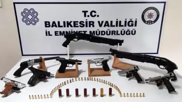Burhaniye'de Suçla Mücadele: Uyuşturucu ve Silah Ele Geçirildi