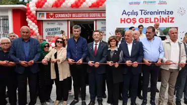 Çekmeköy'de İkinci Sosyal Market Açıldı