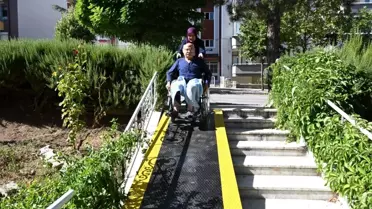 Isparta Belediyesi, Engelli Rampasıyla Yaşlı Adamın Hayatını Kolaylaştırdı