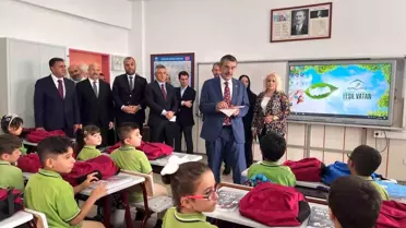 Bakan Yusuf Tekin, Öğrencilerle Sürpriz Buluşma Gerçekleştirdi