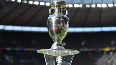 UEFA'dan tarihi karar: Bir şampiyonluk iki ülkeye verildi