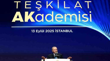 Cumhurbaşkanı Erdoğan'dan Özgür Özel'e tepki: 'Manavgat'ta balya balya dolarları, altınları nasıl açıklayacak'