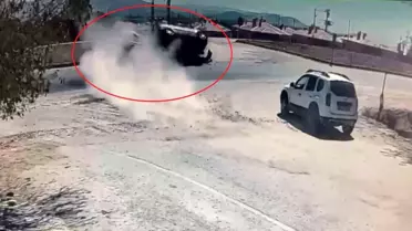 Kırıkhan'da Kafa Kafaya Kaza: 4 Yaralı